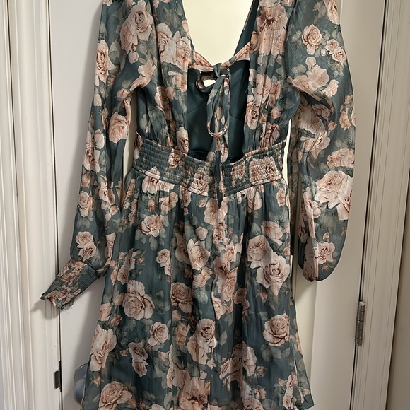 Altar’d State Dress EUC - Picture 2 of 4